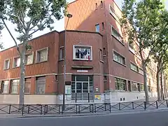 Au no 23, école élémentaire.