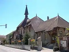 Les anciennes écoles.