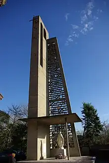 Le campanile de l'église