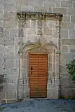 L’église Saint-Pierre. Porte latérale.