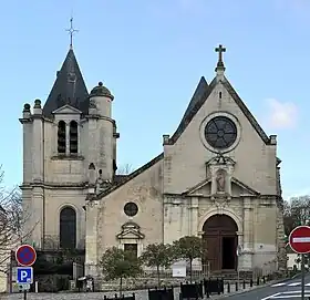 Vue depuis la place de l'Église.