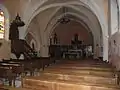 La nef, au fond le chœur.