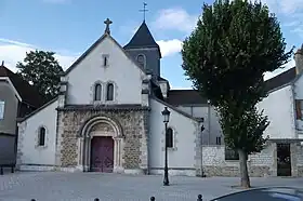 Le portail ouest de l'église.