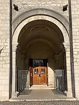 Entrée de l'église.