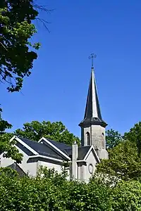 Vue depuis le sud de l'église.
