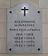 Plaque aux enfants morts de Suresnes.