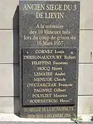 Plaque en l'honneur des dix mineurs tués par un coup de grisou le 16 mars 1957.