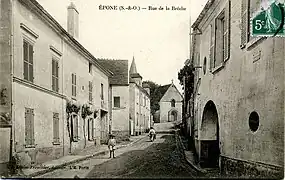 La rue de la Brèche.