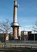 Cheminée avec château d'eau à Budapest.