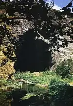 Entrée de la grotte Choulgan-Tach