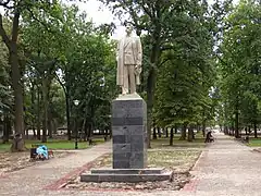 Parc Nouvelle-Bavière, la statue de Maxime Gorki classée.