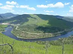 Méandre dans le cours moyen avec l'A376 vers Vanino.