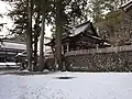 三峰神社境内