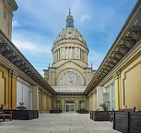 Le dôme central vu de la terrasse ouest