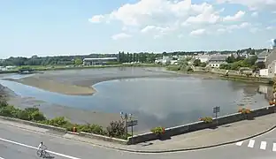 L'étang de Pont-l'Abbé (vu du 2e étage du château, Musée bigouden).