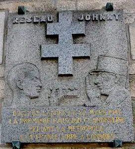 Plaque commémorative de la première émission de radio clandestine émise par le réseau Johnny à destination de Londres