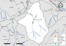 Carte en couleur présentant le réseau hydrographique de la commune