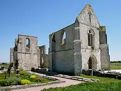 Les ruines de l'Abbaye Notre-Dame-de-Ré, vue du nord.