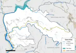 Carte en couleur présentant le réseau hydrographique de la commune