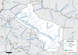 Carte en couleur présentant le réseau hydrographique de la commune