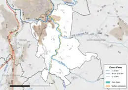 Carte en couleur présentant le réseau hydrographique de la commune