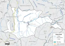 Carte en couleur présentant le réseau hydrographique de la commune