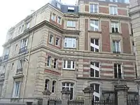 Son hôtel particulier, no 13, rue de Téhéran, à Paris.