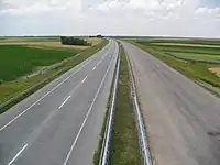 L'autoroute A1 : construction de la voie de droite près de Feketić (juin 2011).