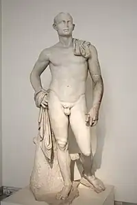 Statue masculine d'un romain. Délos. marbre, H. 2,10 m. Début du Ier siècle AEC. MNArch Athènes