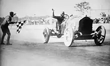 Dawson à l'arrivée de l'Indy 500 en 1912.