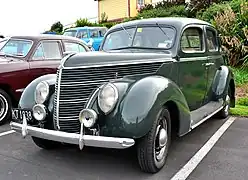 Sedan 4-portes Standard.