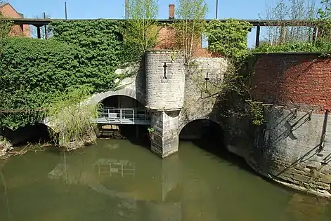 La Dyle quand elle entre dans la Grande écluse de Louvain.