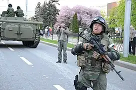 Premier chef de la troupe se préparant à participer au défilé de la Victoire en 2015.