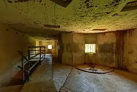 Les deux chambres de tir de la casemate du fort de Vézelois.