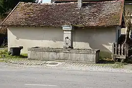 Fontaine rue des Salines.