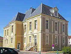 Le bâtiment de la mairie.