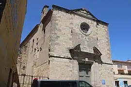 Vue de trois quarts depuis la place Roger-Salengro, en juillet 2023.