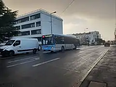 Iveco Bus Urbanway 12 GNV no 881 sur la ligne DM2B à Saint-Michel-sur-Orge.