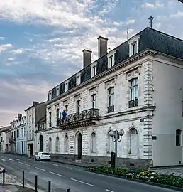 n°23 : hôtel Planté (1864), siège du Conseil départemental des Landes