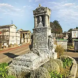 Monument à Bernard Griffoul-Dorval