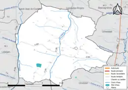 Carte en couleur présentant le réseau hydrographique de la commune