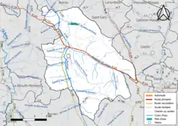 Carte en couleur présentant le réseau hydrographique de la commune