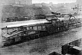 Pièce de 380 mm sur voie ferrée.