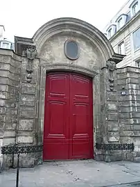 Portail du couvent de la Merci, à Paris.