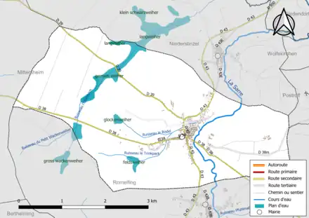 Carte en couleur présentant le réseau hydrographique de la commune
