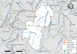 Carte en couleur présentant le réseau hydrographique de la commune