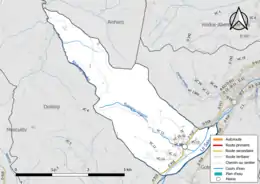 Carte en couleur présentant le réseau hydrographique de la commune