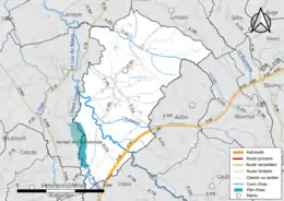 Carte en couleur présentant le réseau hydrographique de la commune