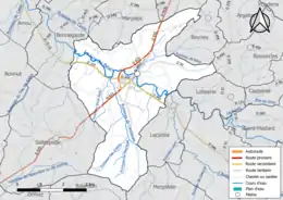 Carte en couleur présentant le réseau hydrographique de la commune
