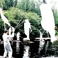 Les artistes font danser leurs ouananiches.